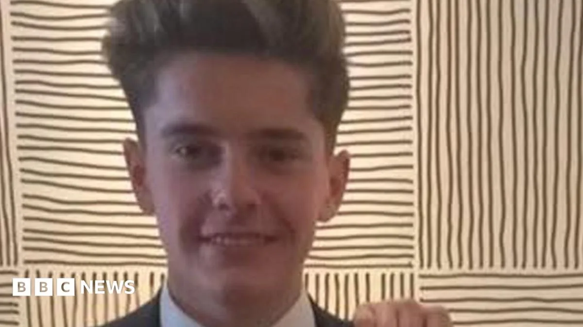 British Teenager Dies in Balcony Fall at Magaluf Resort