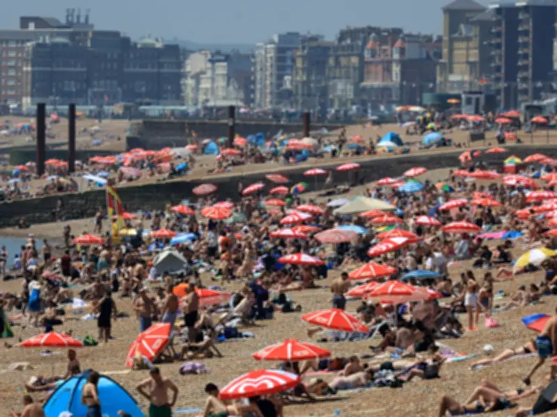 Brits Demand Heatwave Strategy as Babies Suffer and Workers Struggle