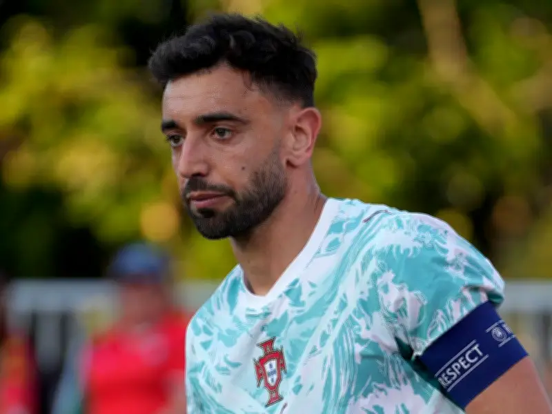Bruno Fernandes Backs Man Utd Target Rafael Leao After Red Card