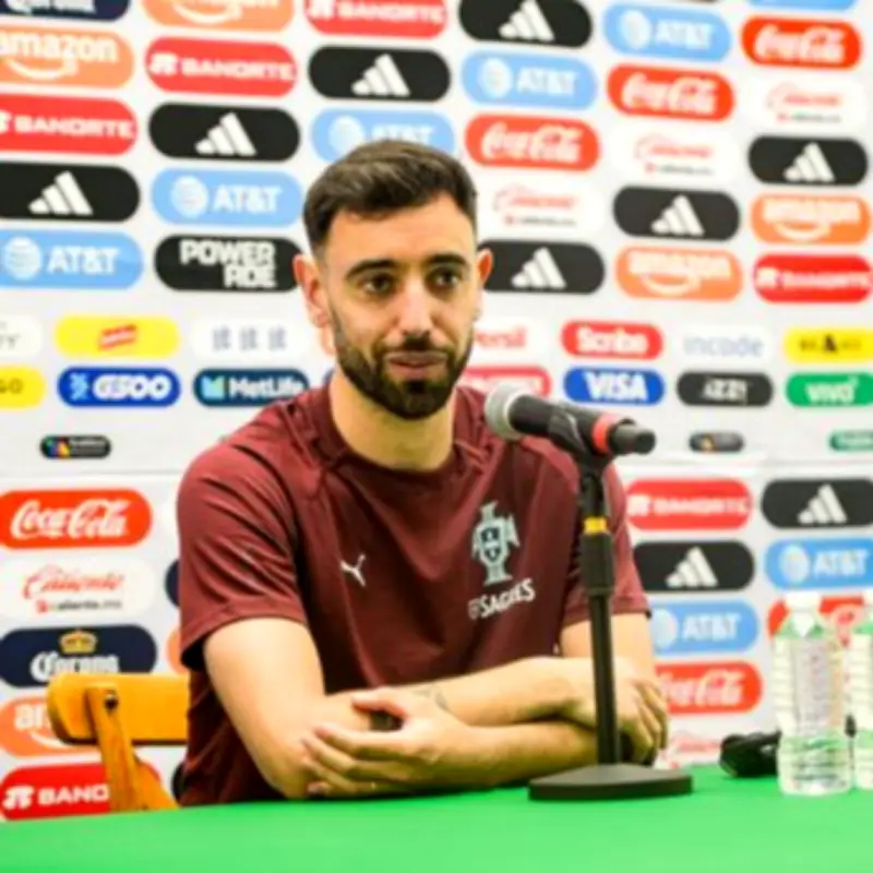 Bruno Fernandes Hints at Manchester United Stay Amid Transfer Speculation