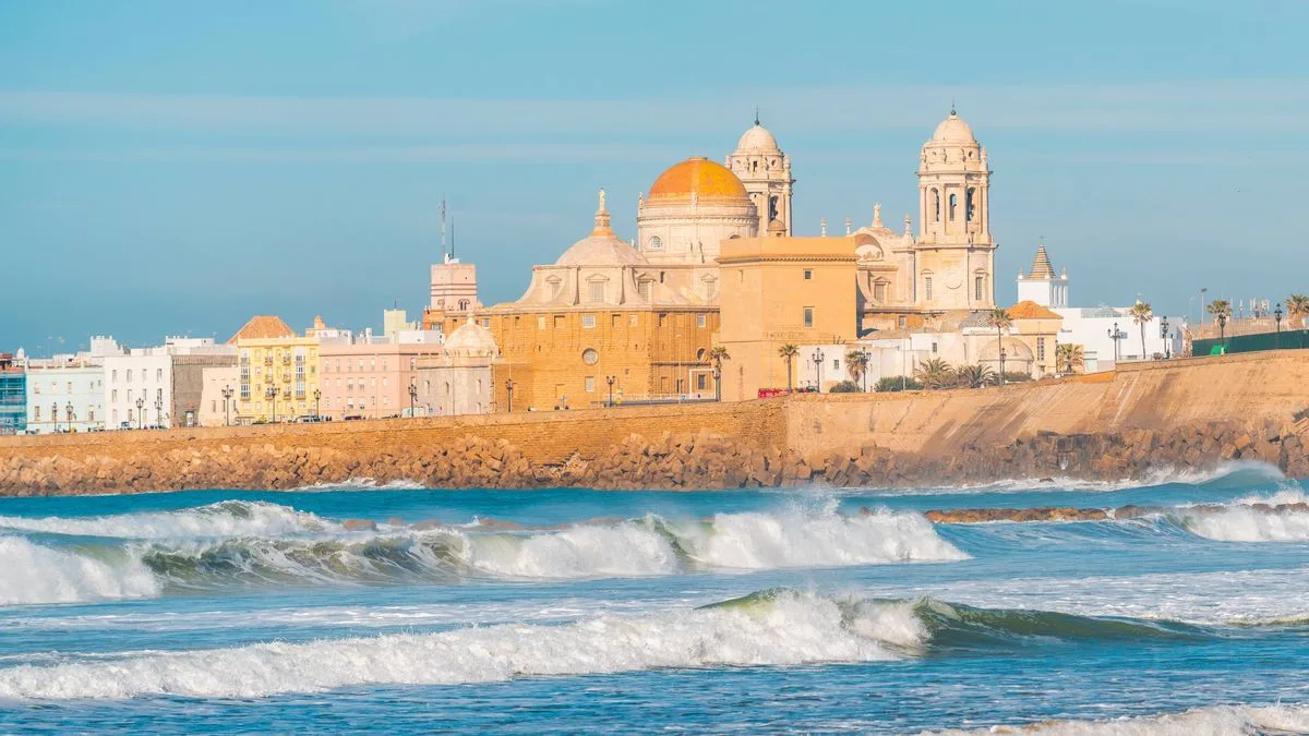 Cadiz: Spain's Underrated Gem with 25°C Heat and Cheap Flights