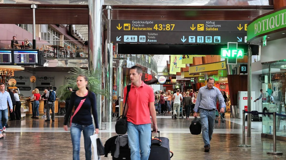 Canary Islands tourists warned to arrive at airport three hours early due to EES delays