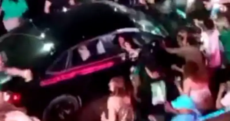 Car Ploughs into World Cup Fans in Mexico, 17 Injured