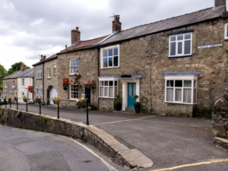 Charming Richmond: Independent Shops and History Near Liverpool