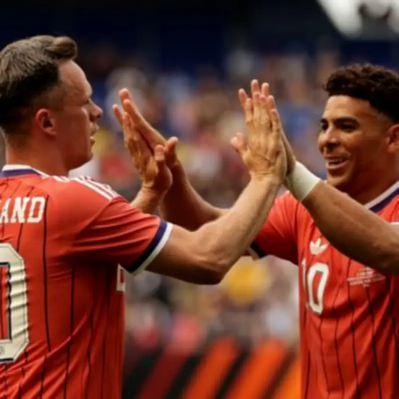Che Adams eager to end lonely Euros slog with Shankland partnership at World Cup