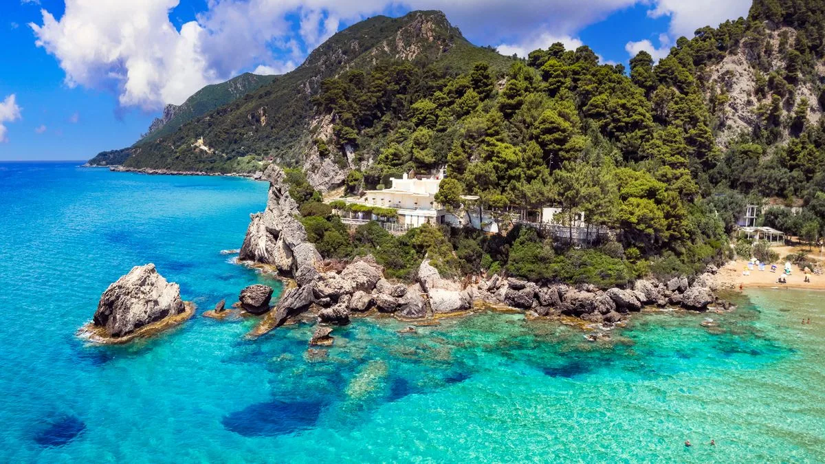 Travel Expert Reveals Cheapest Time to Book Holidays