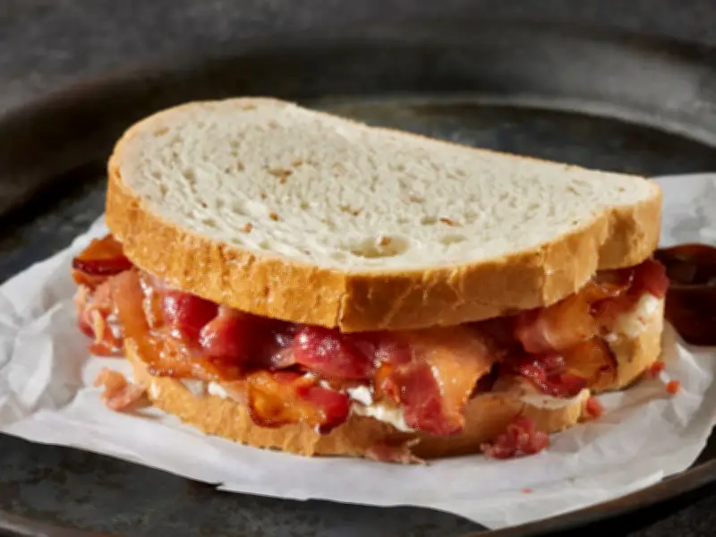 Chef's Simple Trick Makes Bacon Sandwiches Tastier and Crispier