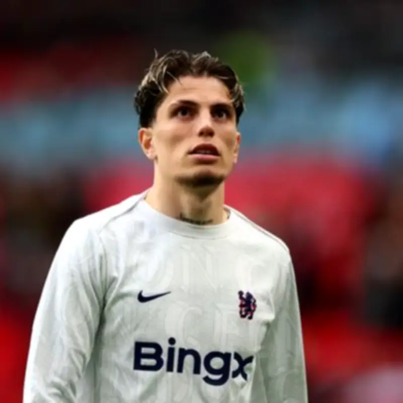 Chelsea told to sell Alejandro Garnacho as Man United transfer clause activated