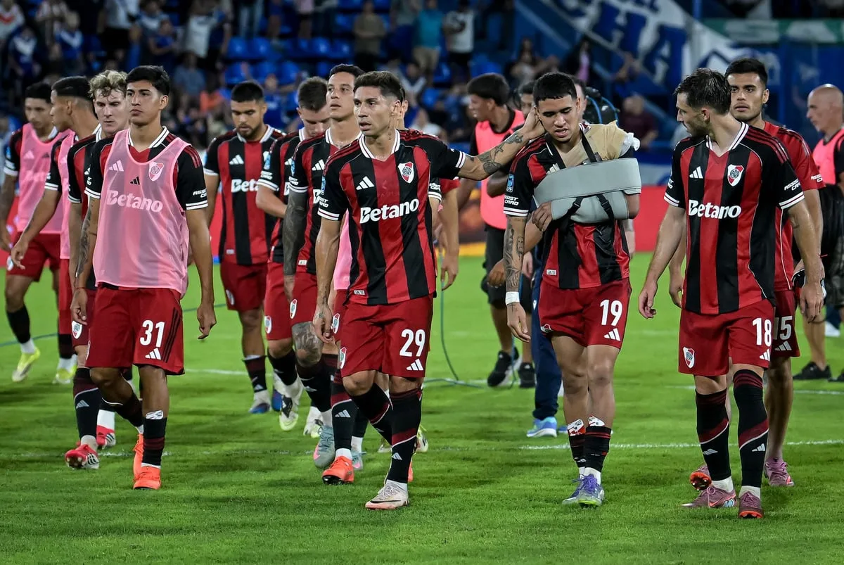 Chelsea's Kendry Paez Suffers Serious Shoulder Injury on Loan at River Plate
