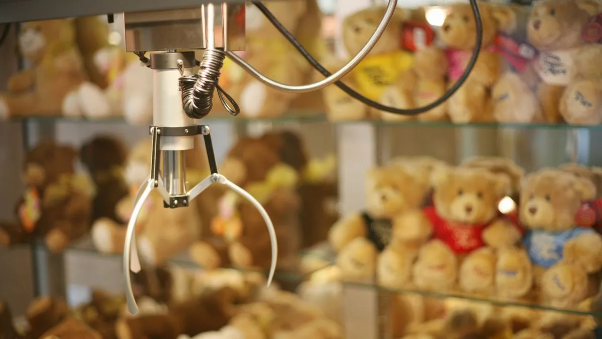 Child's Claw Machine Hack Sparks Warning of Alarms and Arrests