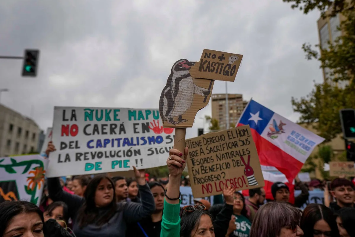 Chileans Protest President Kast's Environmental Rollbacks on World Water Day