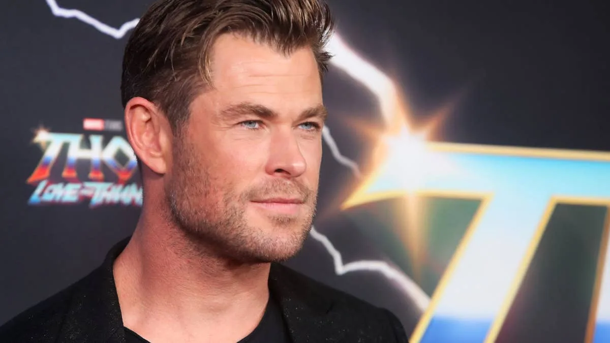 Chris Hemsworth's 4,500-Calorie Thor Diet: 10 Meals a Day for Superhero Physique