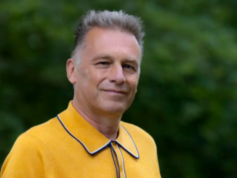 Chris Packham Urges Supermarkets to End Male Chick Culling