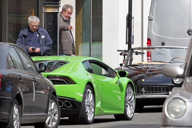 Jeremy Clarkson Talks His Way Out of Parking Ticket in London
