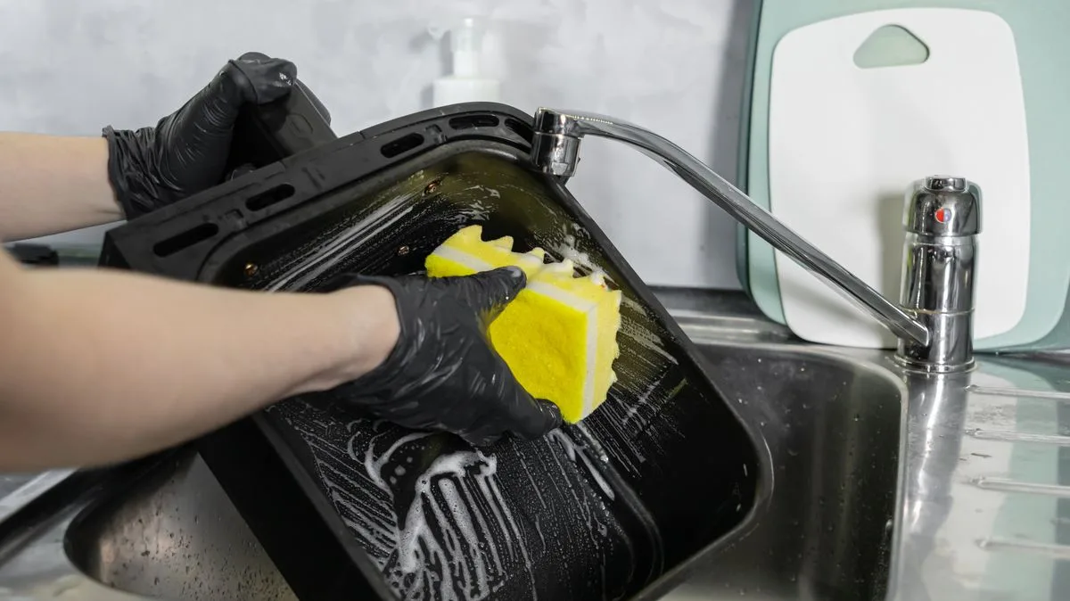 Clean Air Fryers With 3 Ingredients No Scrubbing