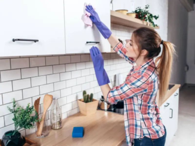 Clean Grimy Kitchen Cabinets with Powerful 2-Ingredient Solution, No Scrubbing Needed