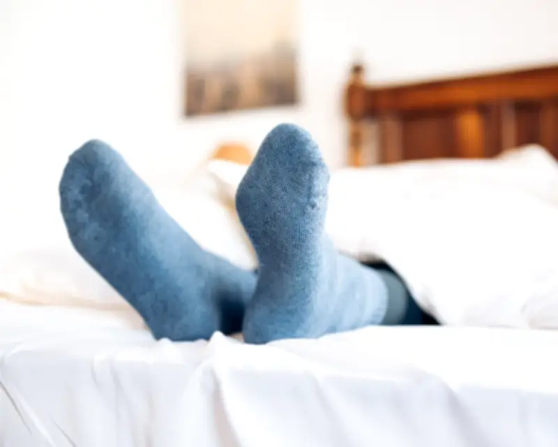 Cold Feet Solution: Fridge Socks for Heatwave Sleep? Red Cross Tip
