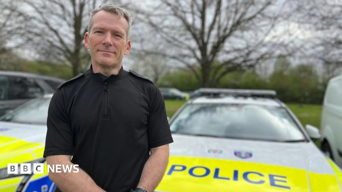 Blackbird Mimics Police Siren, Fooling Officers at Bicester Station