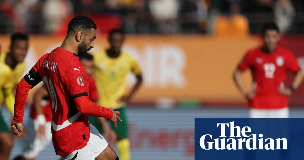 Salah Penalty Sends 10-Man Egypt into Afcon Knockouts