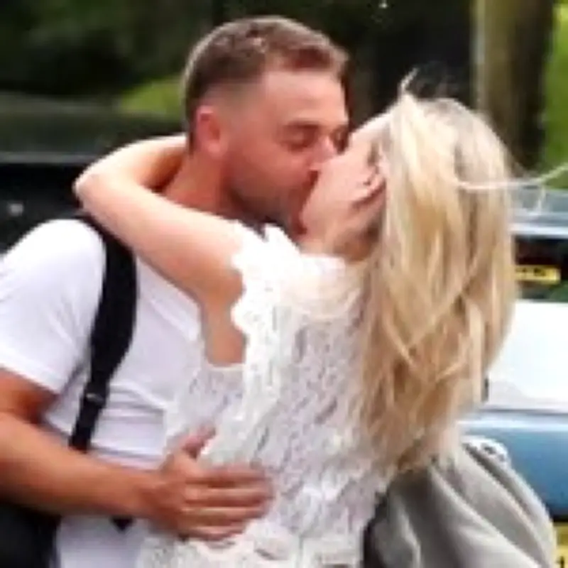 Coronation Street Star Tina O'Brien Kisses Mystery Man 7 Months After Split