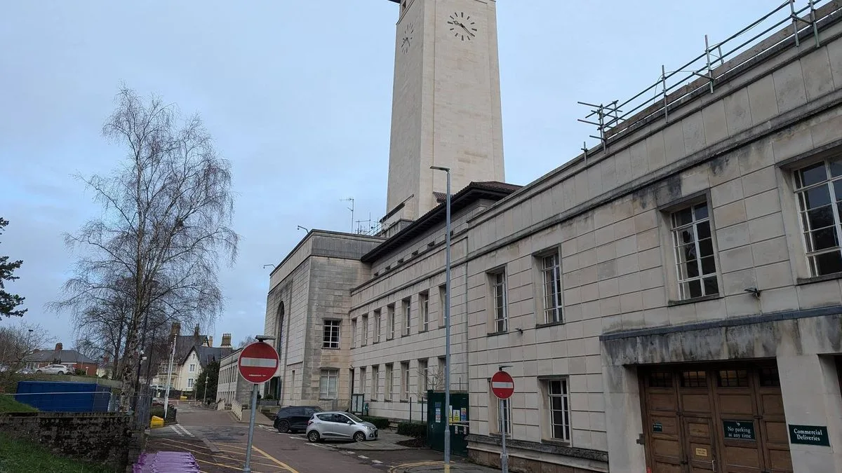 Newport Councillor Reprimanded for Telling Call Handler to 'Speak English'