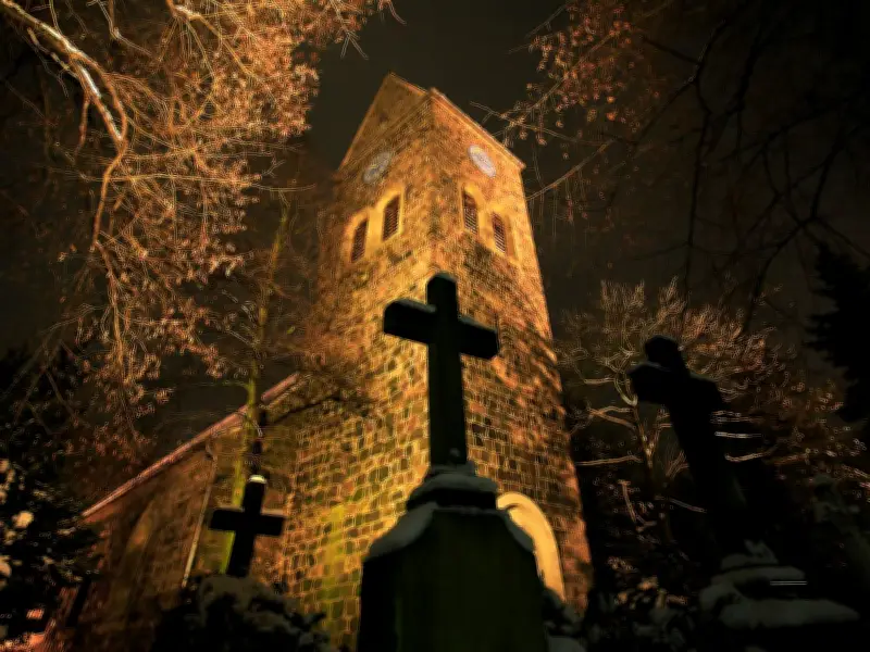 Couple buys 1872 church, finds mystery room, told to 'run'
