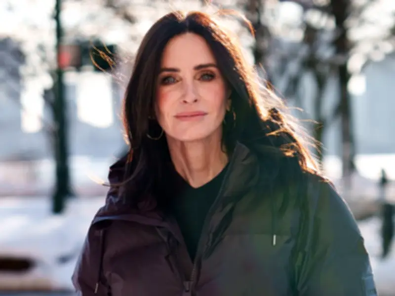 Courteney Cox Fans All Say Same Thing as 90s Photos Resurface