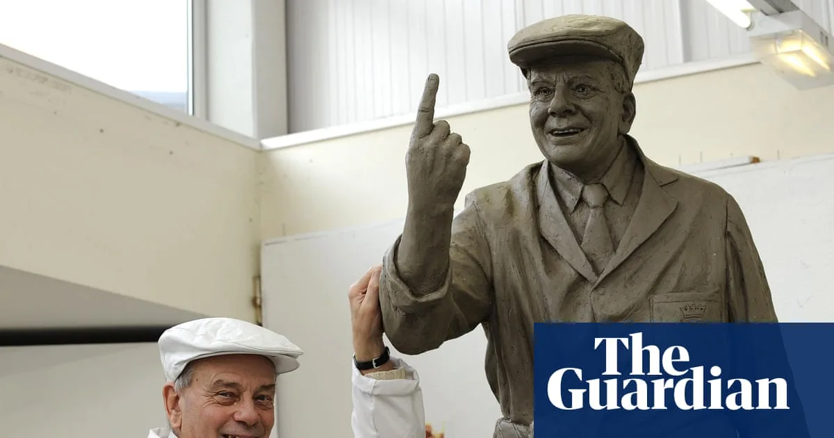 Legendary Cricket Umpire Dickie Bird Dies Aged 92