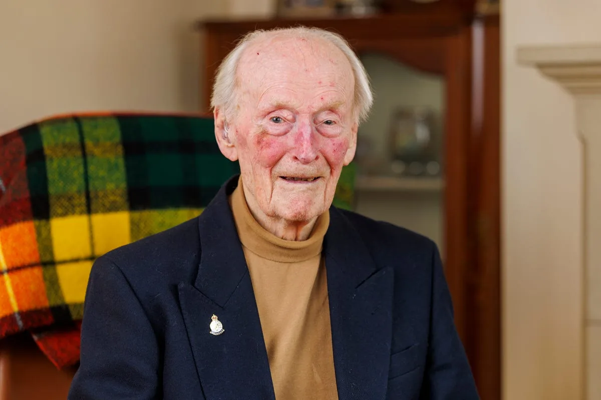 D-Day veteran turns 100: 'Pick your friends wisely'