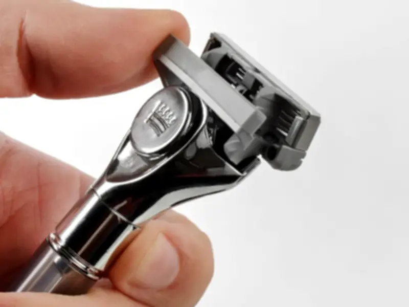 Dad Who Ran Barbershop in 80s Names Cremo Razor 'The Very Best' Over Gillette