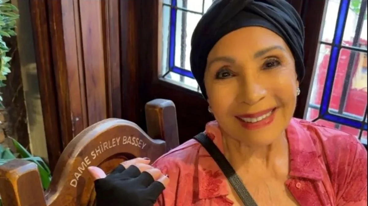 Dame Shirley Bassey, 89, Shares Health Update After Hand Surgery