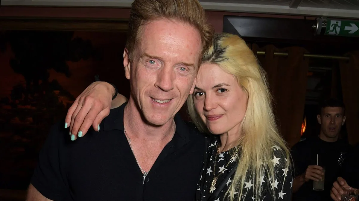 Damian Lewis and Alison Mosshart Confirm Romance at Summer Party