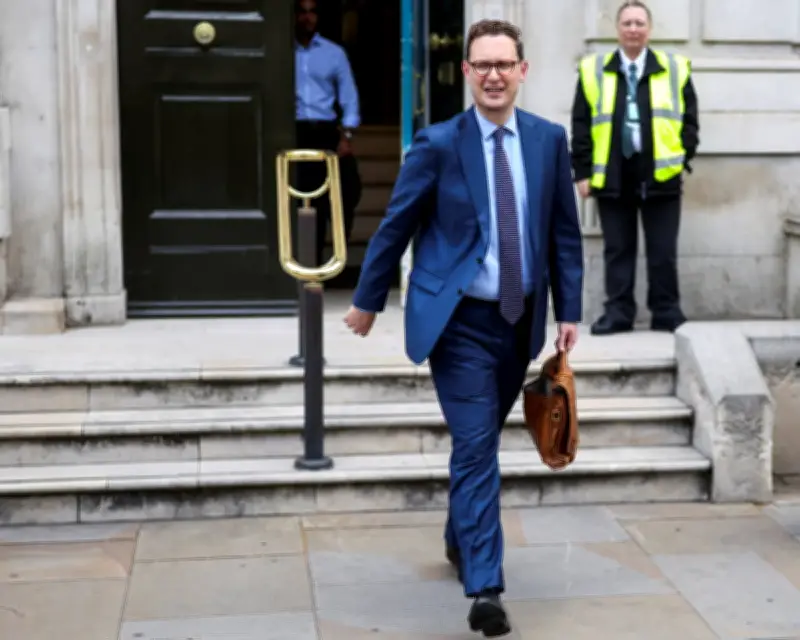 Darren Jones Rules Out Labour Leadership Bid, Boosting Burnham's Path to PM