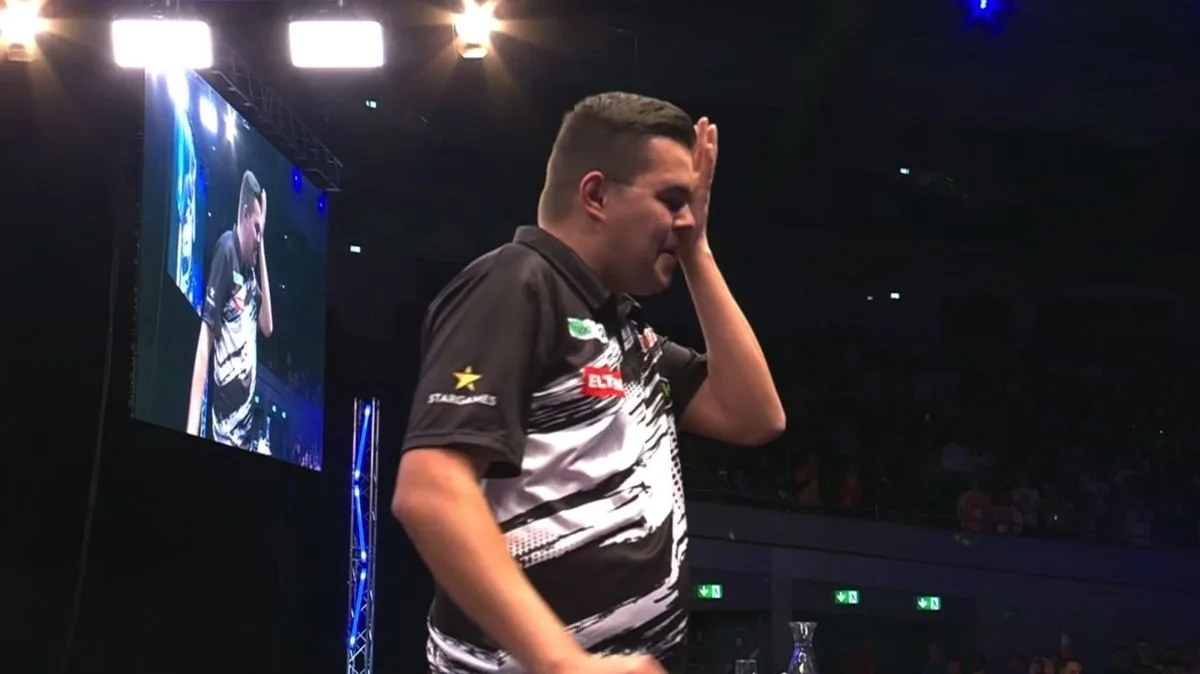 Gian van Veen's Bloody Injury and Broken Vow Before World Darts Championship Final