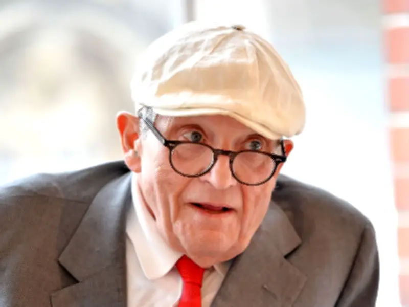 David Hockney, Legendary British Artist, Dies at 88