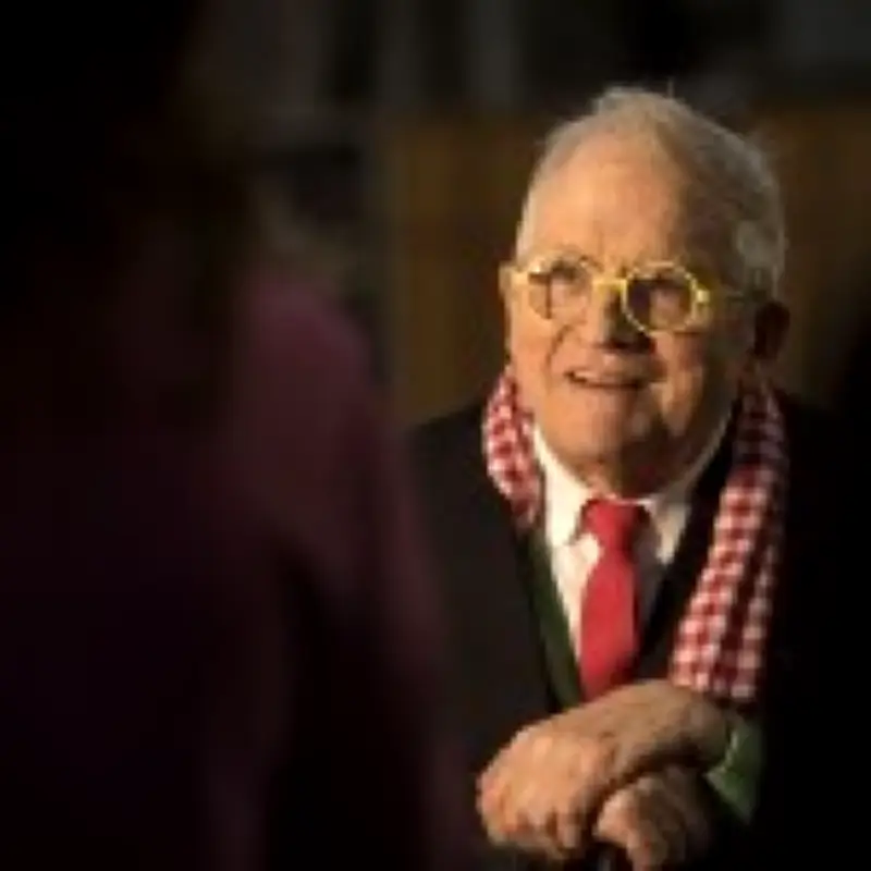 David Hockney's Secret Funeral Attended by Partner and Great-Nephew