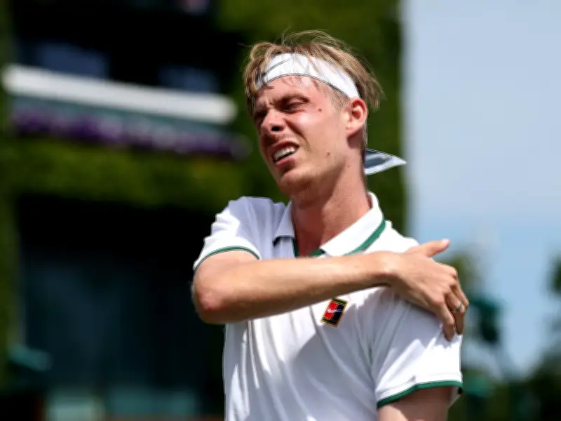 Denis Shapovalov Retires After Painful Wimbledon Collision