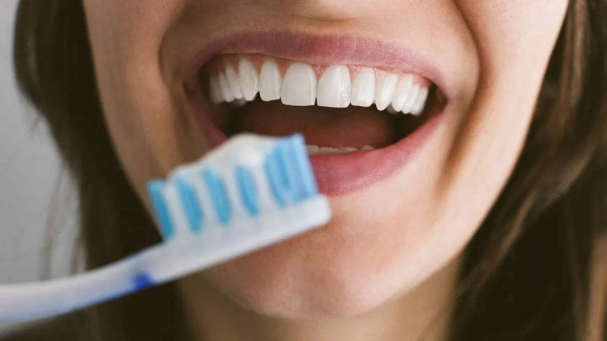 Dentist Settles Breakfast Brushing Debate