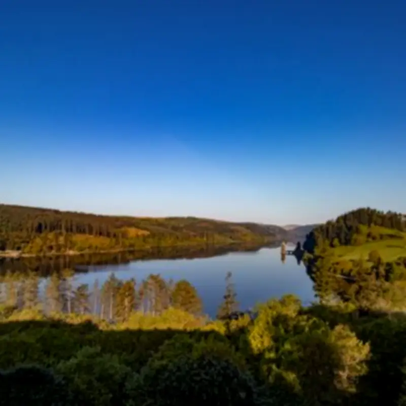 Discover Lake Vyrnwy: A Scenic Welsh Walk with a Surprise Hotel Bar