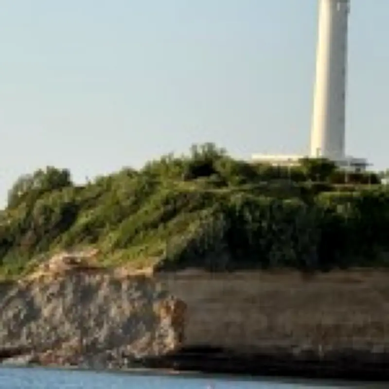 Diver killed, another missing after cliff collapse in Biarritz, France