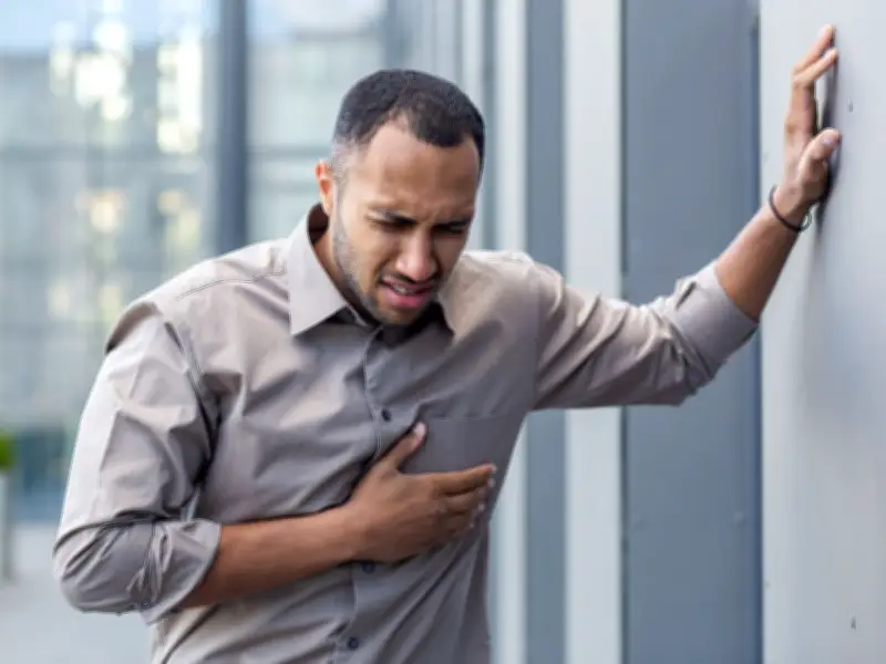 Doctor Explains How Heart Attack Symptoms Differ Between Men and Women