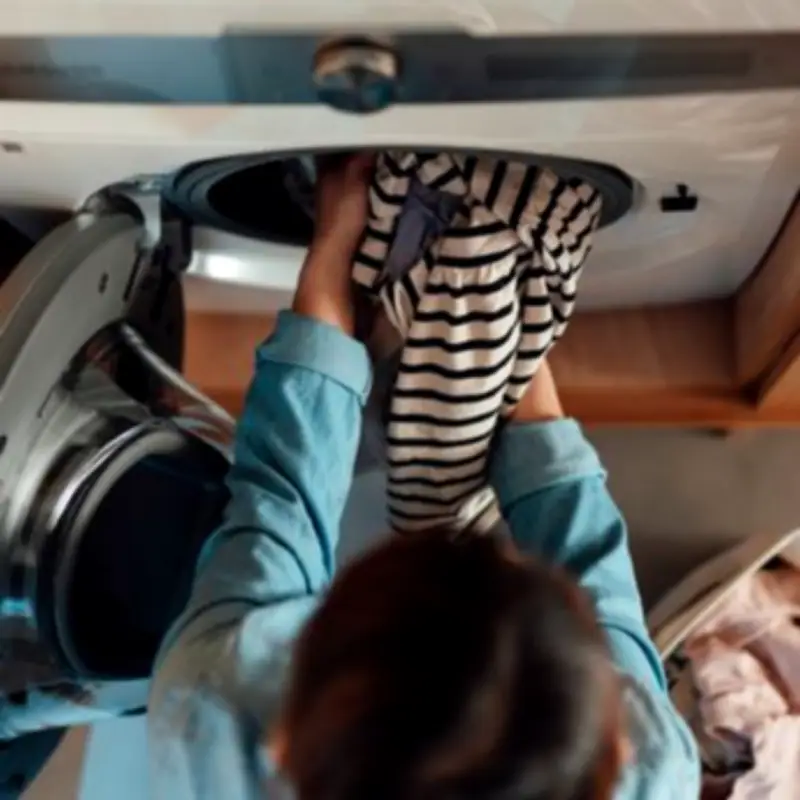 Doctor Reveals Optimal Washing Machine Temperatures for Hygiene and Savings