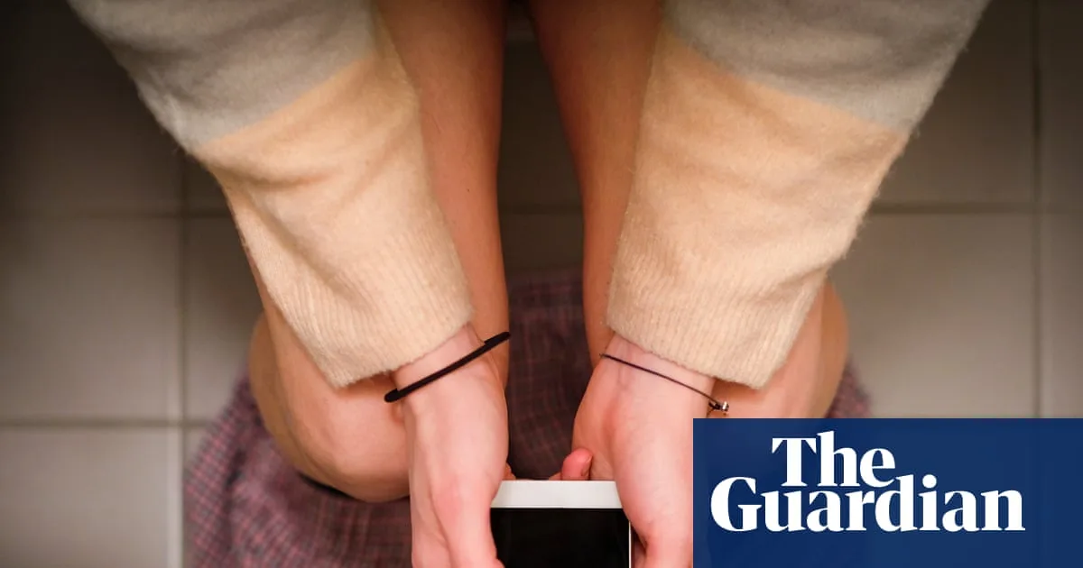 Doctors Warn: Two TikTok Limit on Toilet to Avoid Piles