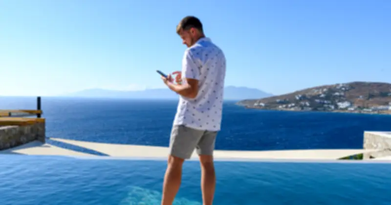 Doomscrolling and phone use costing Brits precious family memories, study shows