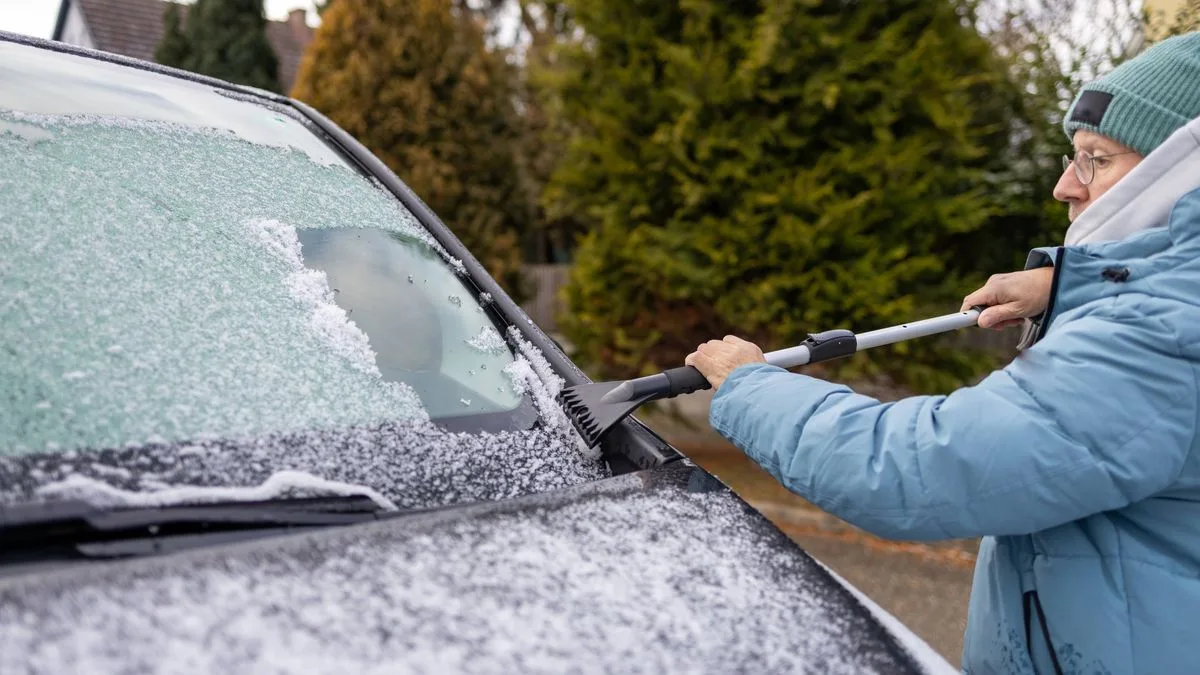 Drivers Risk £1,000 Fine Over Windscreen Rule