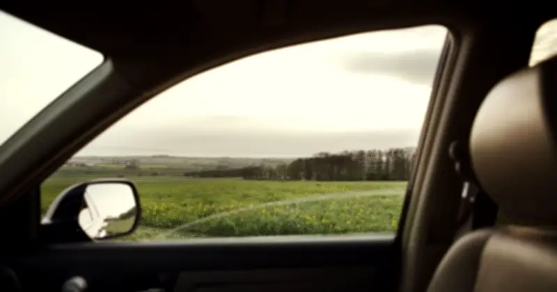 Drivers Unaware of Hidden Window Trick to Cool a Boiling Car Quickly