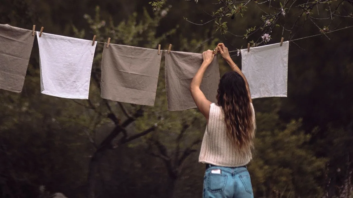 Brits Warned Not to Dry Clothes Outside Amid High Pollen Counts