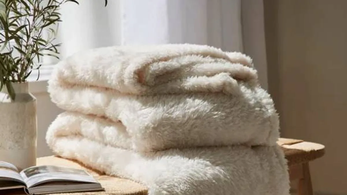 Dunelm's 'Heavenly' Teddy Bear Throw Available for Under £5 with Cashback Deal