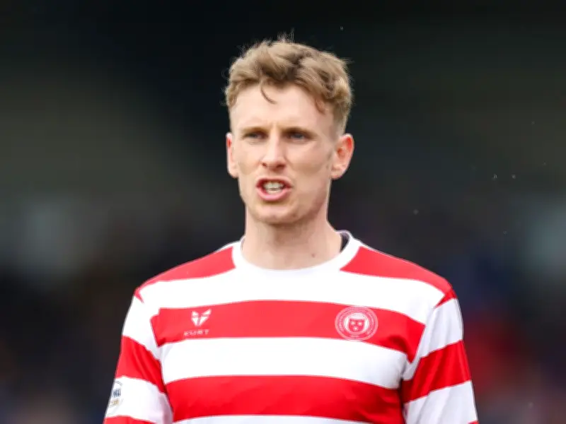 Dunfermline sign Hamilton striker Oli Shaw on three-year deal