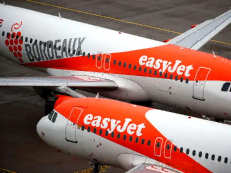 EasyJet Pilot Warns Vaping on Planes Can Lead to Bans and Fines